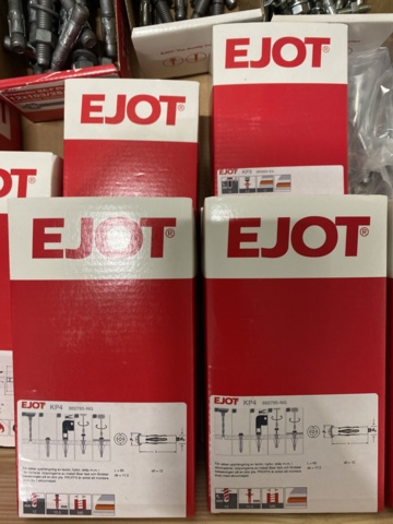 973833-4 Assortment of Concrete screws & plugs