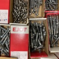 973833-8 Assortment of Concrete screws & plugs