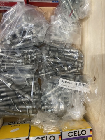 973833-11 Assortment of Concrete screws & plugs