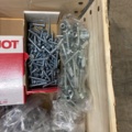 973833-12 Assortment of Concrete screws & plugs