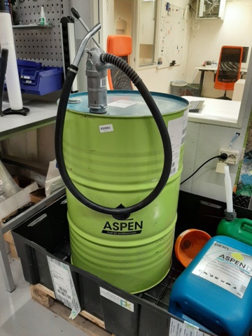 920901-2 Diesel drum Aspen D 200L INT / incl. pump, waste barrel & canisters