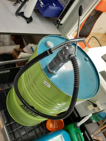 920901-3 Diesel drum Aspen D 200L INT / incl. pump, waste barrel & canisters