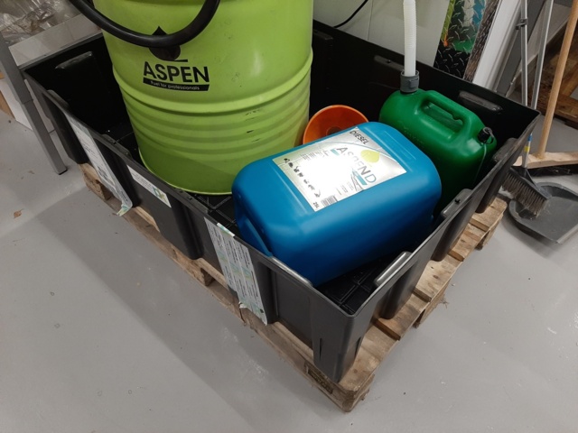 920901-4 Diesel drum Aspen D 200L INT / incl. pump, waste barrel & canisters