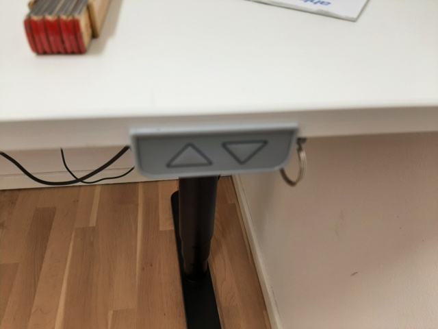 920905-4 Office furniture (elevating/lowering desk & office chairs, monitor, etc.)