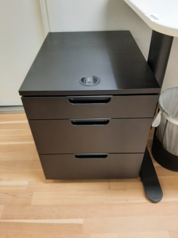 920905-15 Office furniture (elevating/lowering desk & office chairs, monitor, etc.)