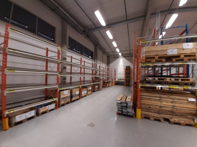 920924-1 Stallage, 14 sections