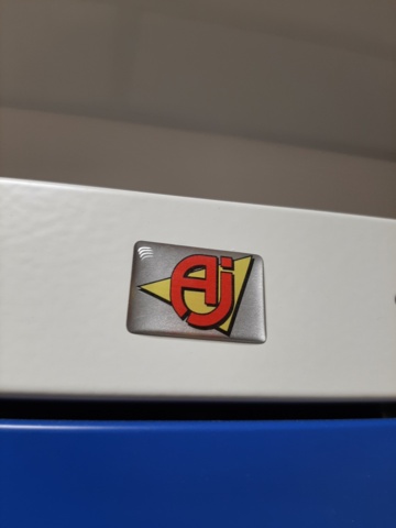 920940-4 Changing room with lockable lockers and benches