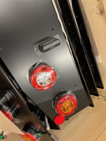 921788-2 Rear ramp with light for electric vehicles, 9 pieces