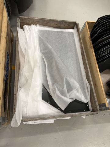 921800-14 13 pallets with various vehicle parts