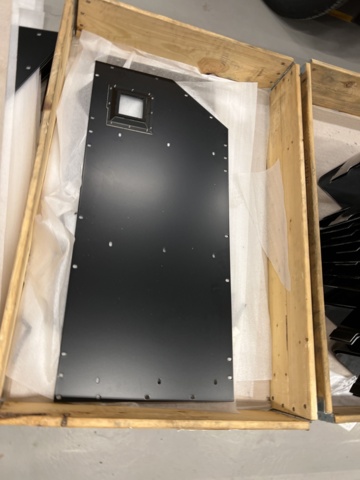 921800-4 13 pallets with various vehicle parts