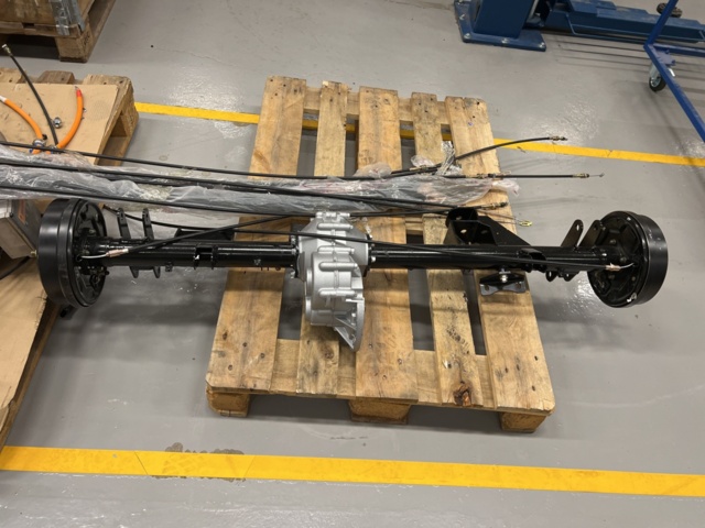 921812-3 4 pallets with tires, rims and axles