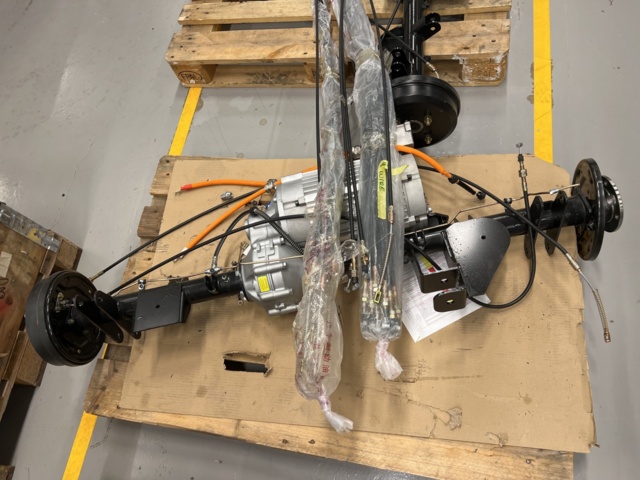 921812-4 4 pallets with tires, rims and axles