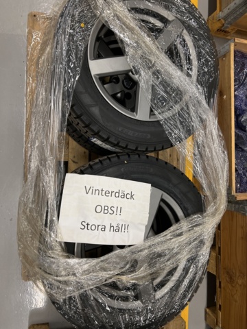 921812-8 4 pallets with tires, rims and axles