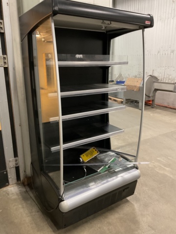 961180-1 Store fridge with roller blinds