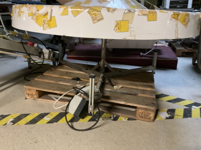 961187-2 Conveyor belt with round sorter