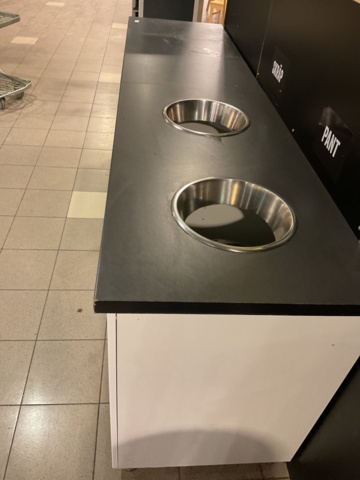 961215-3 Garbage station