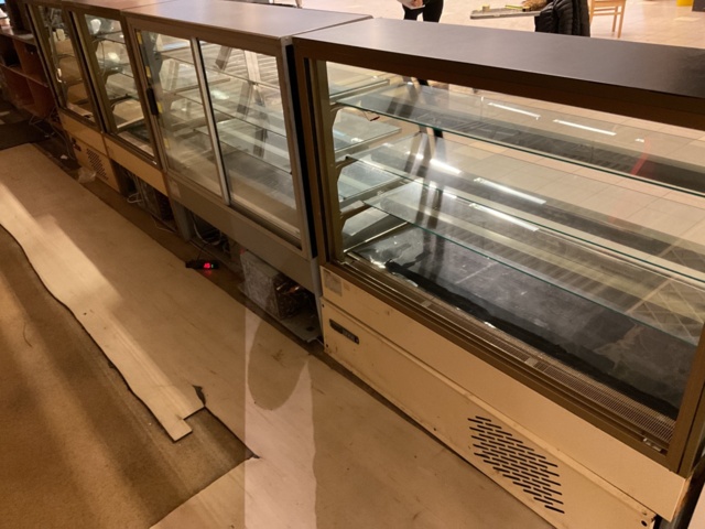 961218-10 4 cafe counters