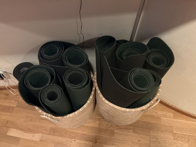 962329-5 Yogamattor 11 stycken casall inkl. Korgar