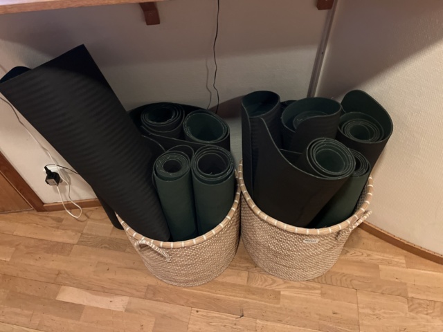 962329-8 Yogamattor 11 stycken casall inkl. Korgar