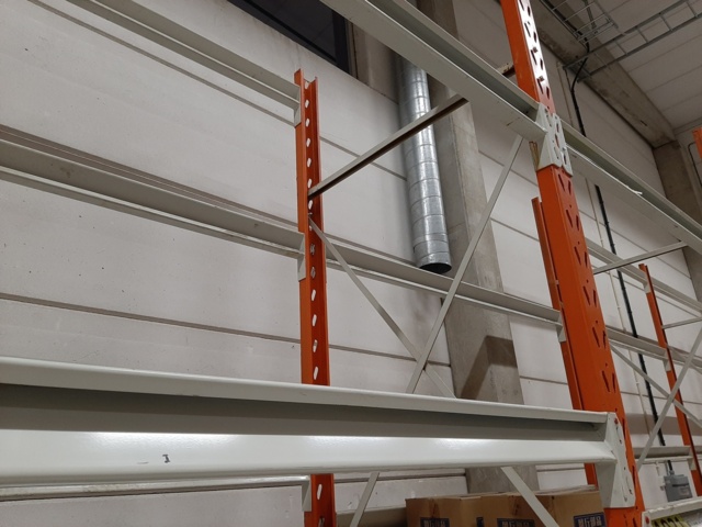 920924-10 Stallage, 14 sections