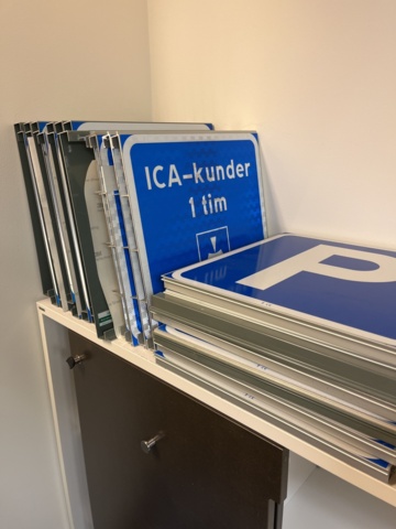 962403-5 Warehouse with parking signs