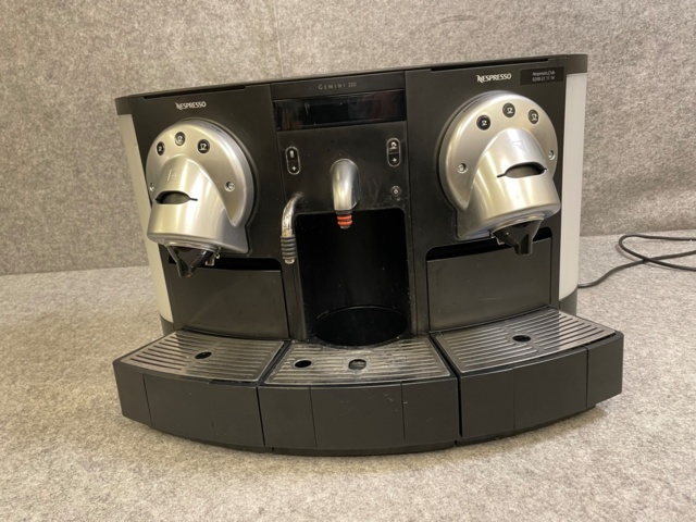 951438-1 Coffee machine - Nespresso Gemini 220