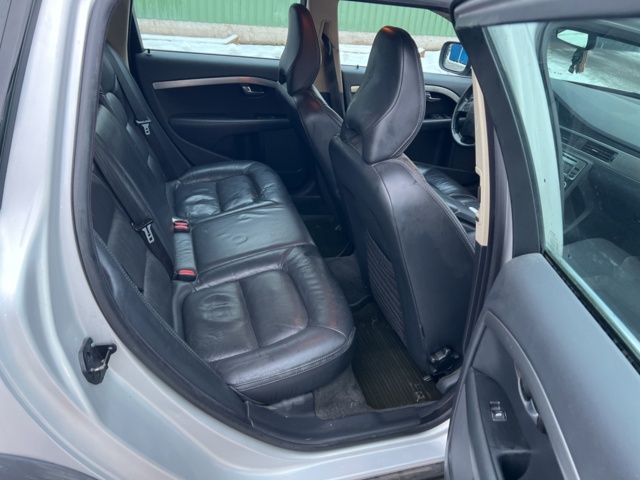 896971-8 Volvo XC70 D5 AWD - 2009