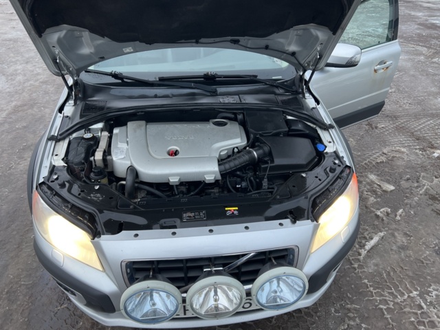 896971-16 Volvo XC70 D5 AWD - 2009