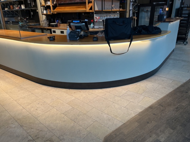 962469-3 Site-built bar counter approx. 7 meters curved