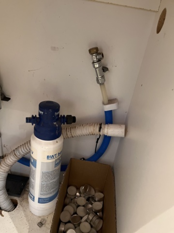 962469-16 Site-built bar counter approx. 7 meters curved