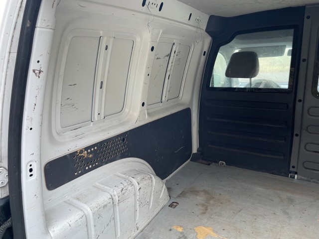 975377-24 Volkswagen Caddy Van 1.6 TDI - 2014