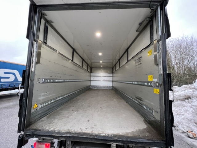 804070-32 Volvo Trucks FE I-Shift - 2016