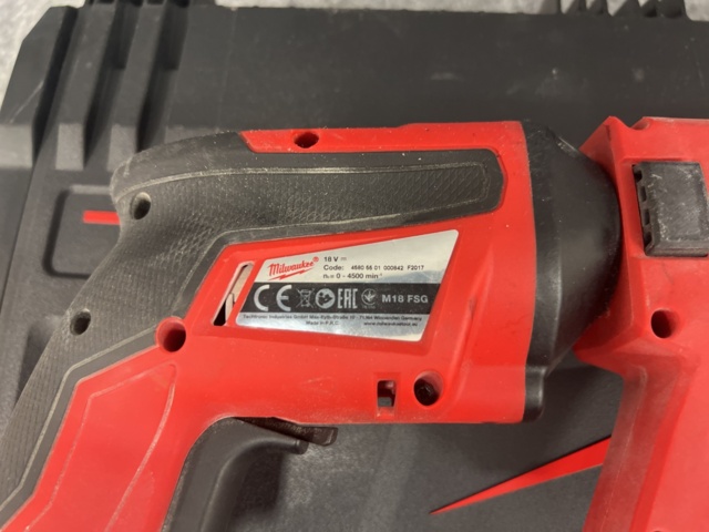 814836-4 Automatic screwdriver Milwaukee