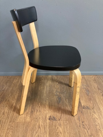 975396-12 Pöytä 180cm x 80cm ja 6kpl Artekin 69 tuoleja