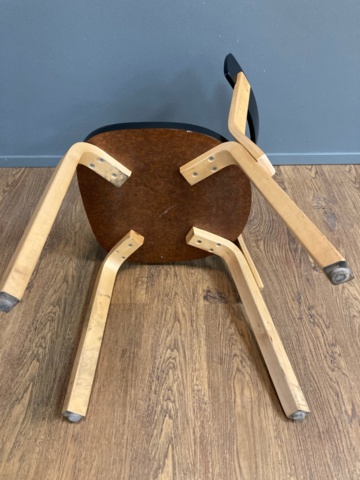 975396-15 Pöytä 180cm x 80cm ja 6kpl Artekin 69 tuoleja