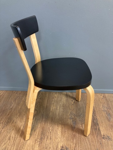 975396-20 Pöytä 180cm x 80cm ja 6kpl Artekin 69 tuoleja