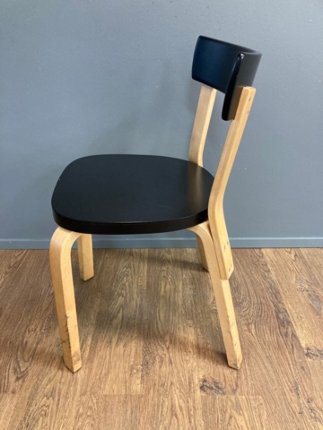 975396-22 Pöytä 180cm x 80cm ja 6kpl Artekin 69 tuoleja