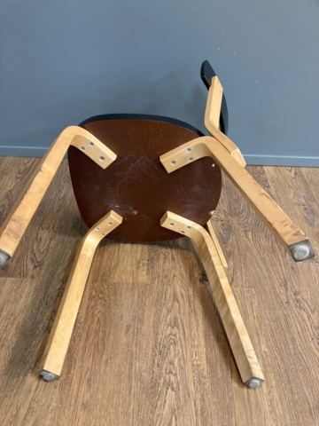 975396-23 Pöytä 180cm x 80cm ja 6kpl Artekin 69 tuoleja