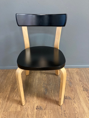 975396-24 Pöytä 180cm x 80cm ja 6kpl Artekin 69 tuoleja