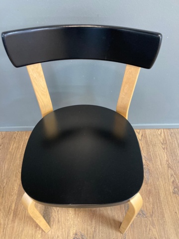 975396-25 Pöytä 180cm x 80cm ja 6kpl Artekin 69 tuoleja