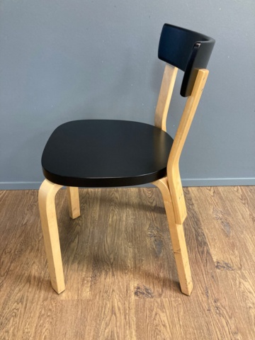 975396-28 Pöytä 180cm x 80cm ja 6kpl Artekin 69 tuoleja