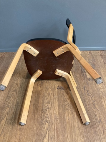 975396-29 Pöytä 180cm x 80cm ja 6kpl Artekin 69 tuoleja