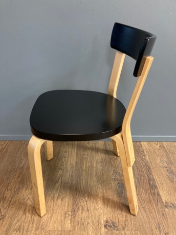 975396-34 Pöytä 180cm x 80cm ja 6kpl Artekin 69 tuoleja