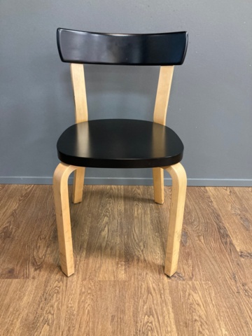 975396-36 Pöytä 180cm x 80cm ja 6kpl Artekin 69 tuoleja