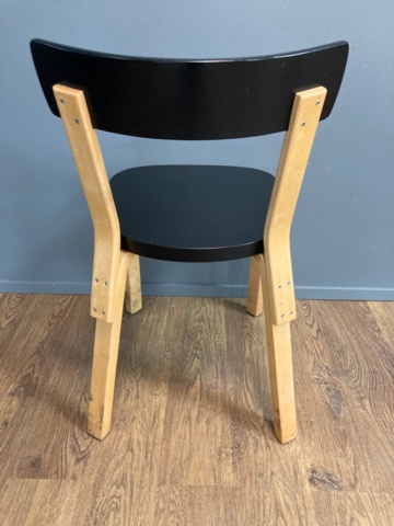 975396-39 Pöytä 180cm x 80cm ja 6kpl Artekin 69 tuoleja