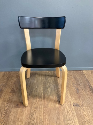 975396-42 Pöytä 180cm x 80cm ja 6kpl Artekin 69 tuoleja