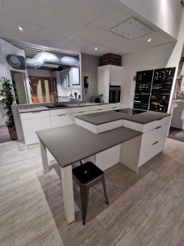 975542-1 Exhibition kitchen Solid * Updated information *