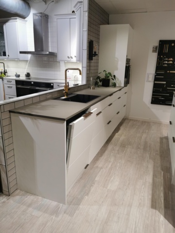 975542-3 Exhibition kitchen Solid * Updated information *