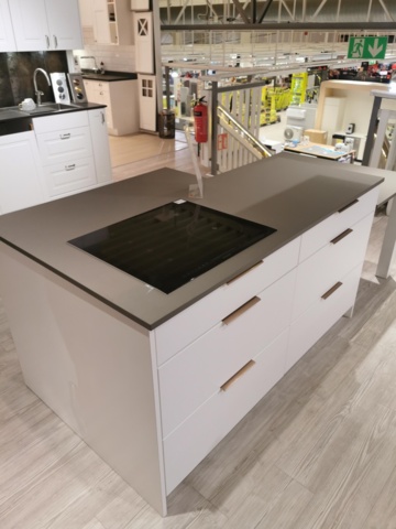 975542-6 Exhibition kitchen Solid * Updated information *