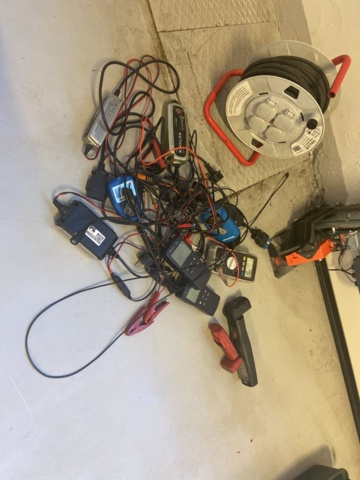 946632-1 Diverse batteriladdare till bilar